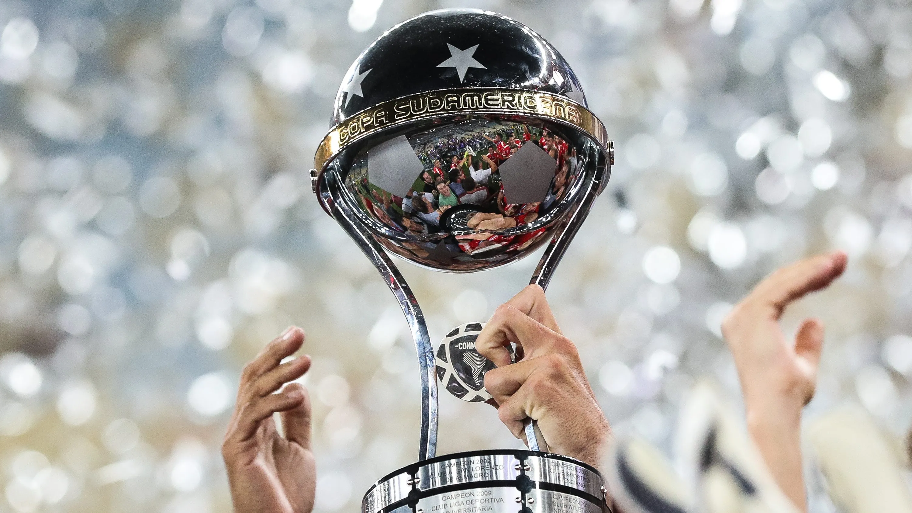 Troféu da Copa Sul-Americana.  (Photo by Buda Mendes/Getty Images)