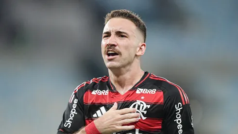 Leo Ortiz jogador do Flamengo comemora seu gol durante partida contra o Botafogo no estadio Maracana pelo campeonato Carioca 2025. Foto: Thiago Ribeiro/AGIF