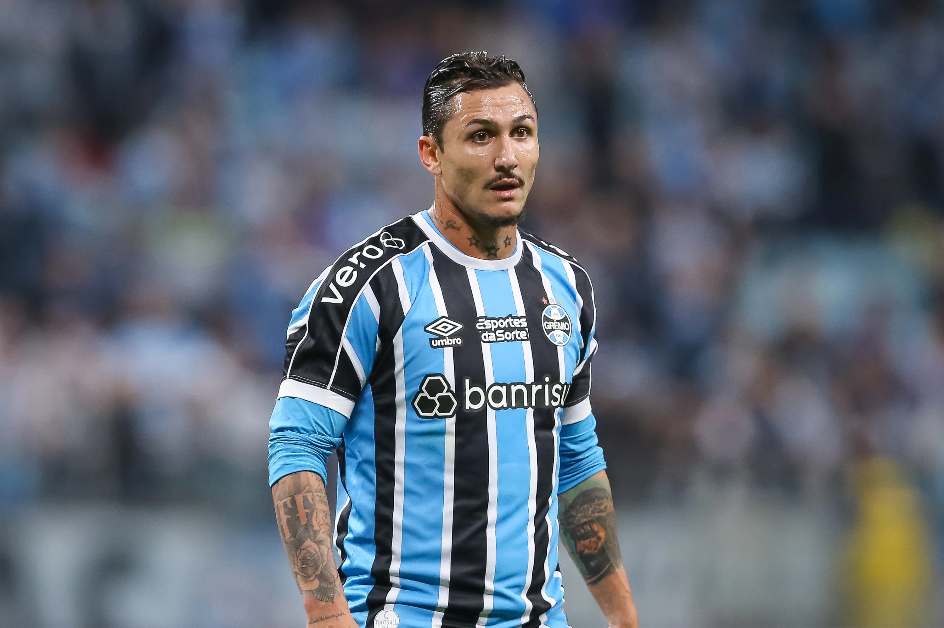 RS – PORTO ALEGRE – 12/07/2023 – COPA DO BRASIL 2023, GREMIO X BAHIA – Vina jogador do Gremio durante partida contra o Bahia no estadio Arena do Gremio pelo campeonato Copa do Brasil 2023. Foto: Pedro H. Tesch/AGIF