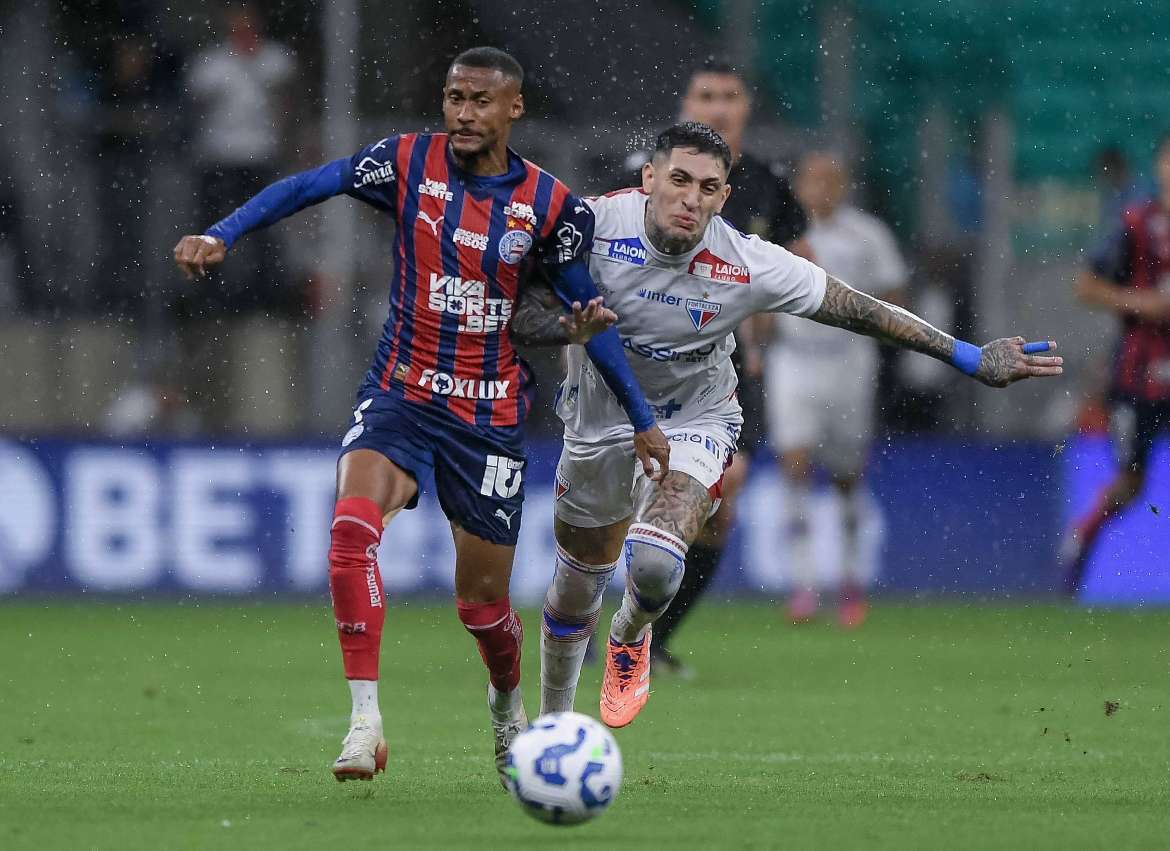 BA – SALVADOR – 20/11/2025 – BRASILEIRO A 2025, BAHIA X FORTALEZA – Ademir jogador do Bahia durante partida contra o Fortaleza no estadio Arena Fonte Nova pelo campeonato Brasileiro A 2025. Foto: Jhony Pinho/AGIF