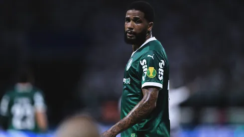 Micael jogador do Palmeiras durante partida contra o Sao Paulo no estadio Arena Allianz Parque pelo campeonato Paulista 2025.