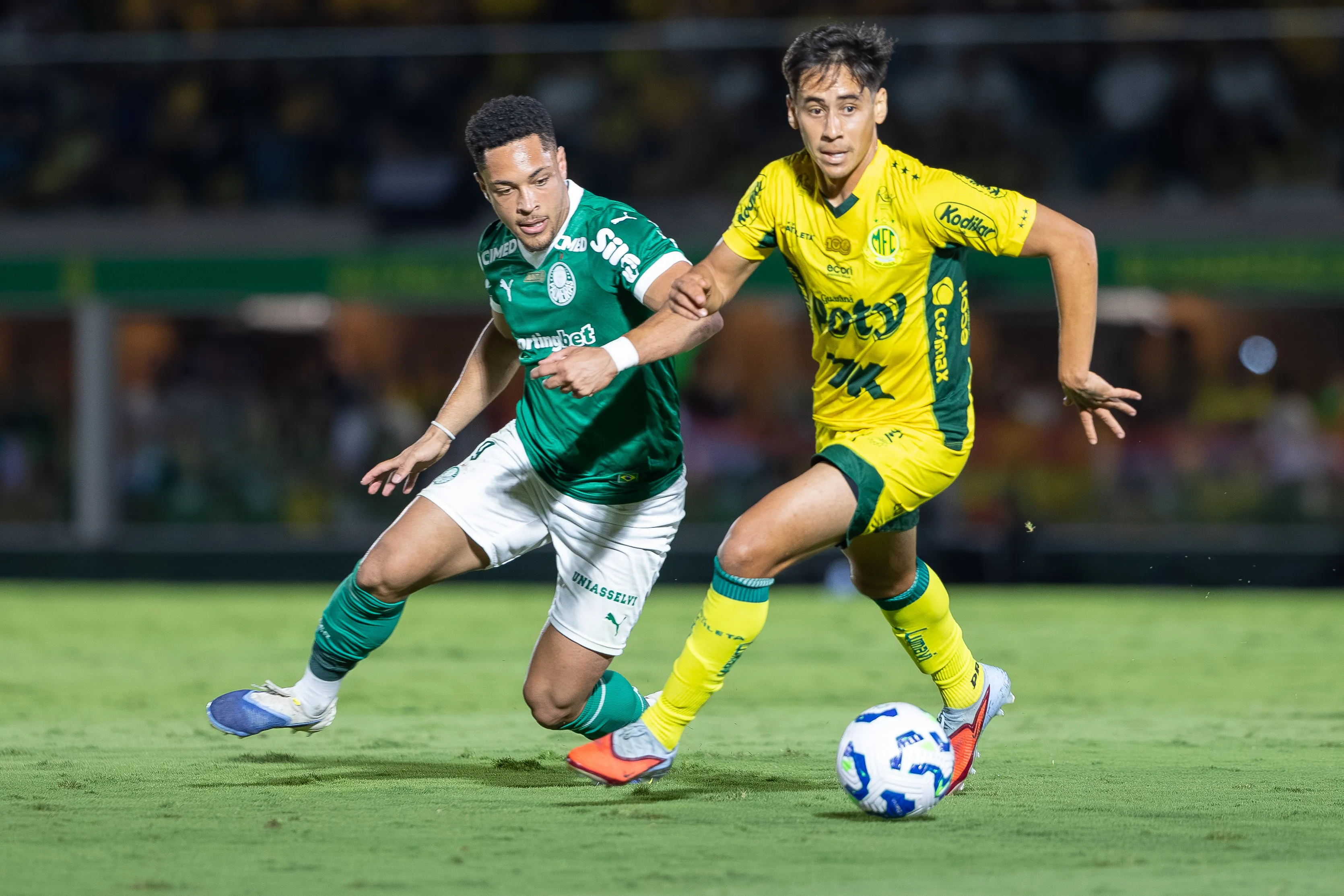 Vitor Roque jogador do Palmeiras durante partida contra o Mirassol no estadio Jose Maria de Campos Maia pelo campeonato Brasileiro A 2025. Foto: Joisel Amaral/AGIF