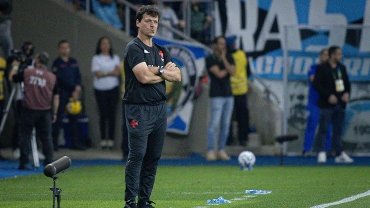 Fernando Diniz em Grêmio x Vasco pelo Brasileirão 2025. Foto: Maxi Franzoi/AGIF