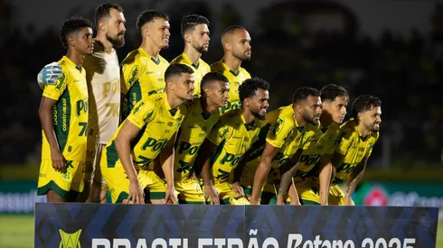 SP – MIRASSOL – 09/11/2025 – BRASILEIRO A 2025, MIRASSOL X PALMEIRAS – Jogadores do Mirassol posam para foto antes na partida contra Palmeiras no estadio Jose Maria de Campos Maia pelo campeonato Brasileiro A 2025. Foto: Joisel Amaral/AGIF