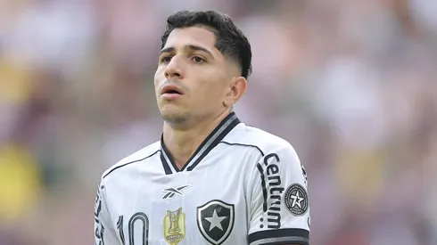 Savarino optou por ficar no Botafogo.