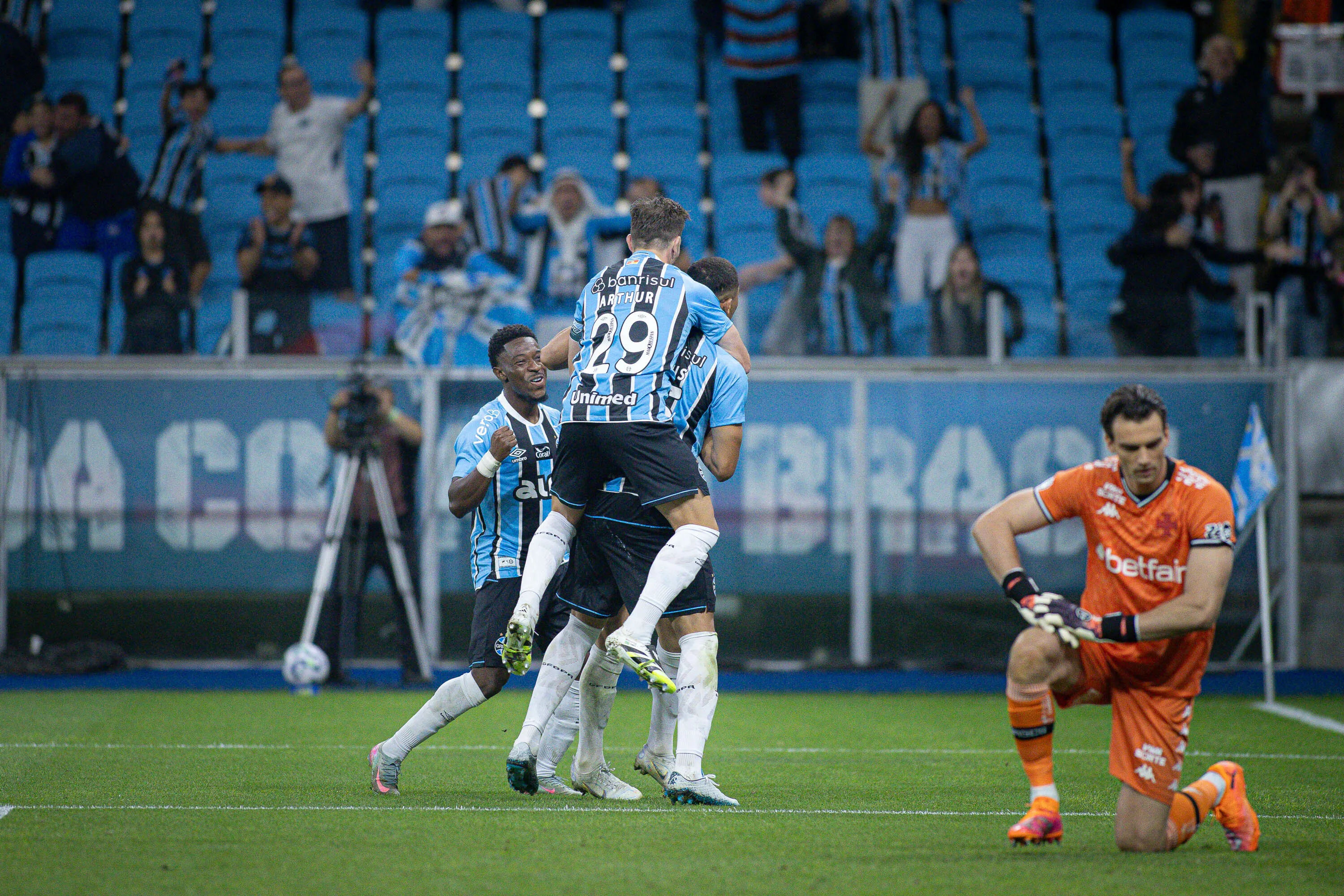 Grêmio vem de uma grande vitória sobre o Vasco no Brasileirão. Foto: Maxi Franzoi/AGIF