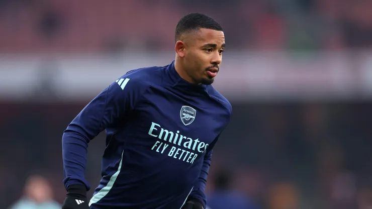 LONDON, ENGLAND - JANUARY 12: Gabriel Jesus of Arsenal warms up prior to the Emirates FA Cup Third Round match between Arsenal and Manchester United at Emirates Stadium on January 12, 2025 in London, England. (Photo by Alex Pantling/Getty Images)