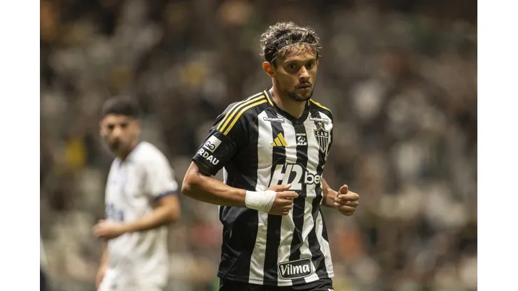 jogador do Atletico-MG durante partida contra o Bahia no estadio Arena MRV pelo campeonato Brasileiro A 2025. Foto: Fernando Moreno/AGIF