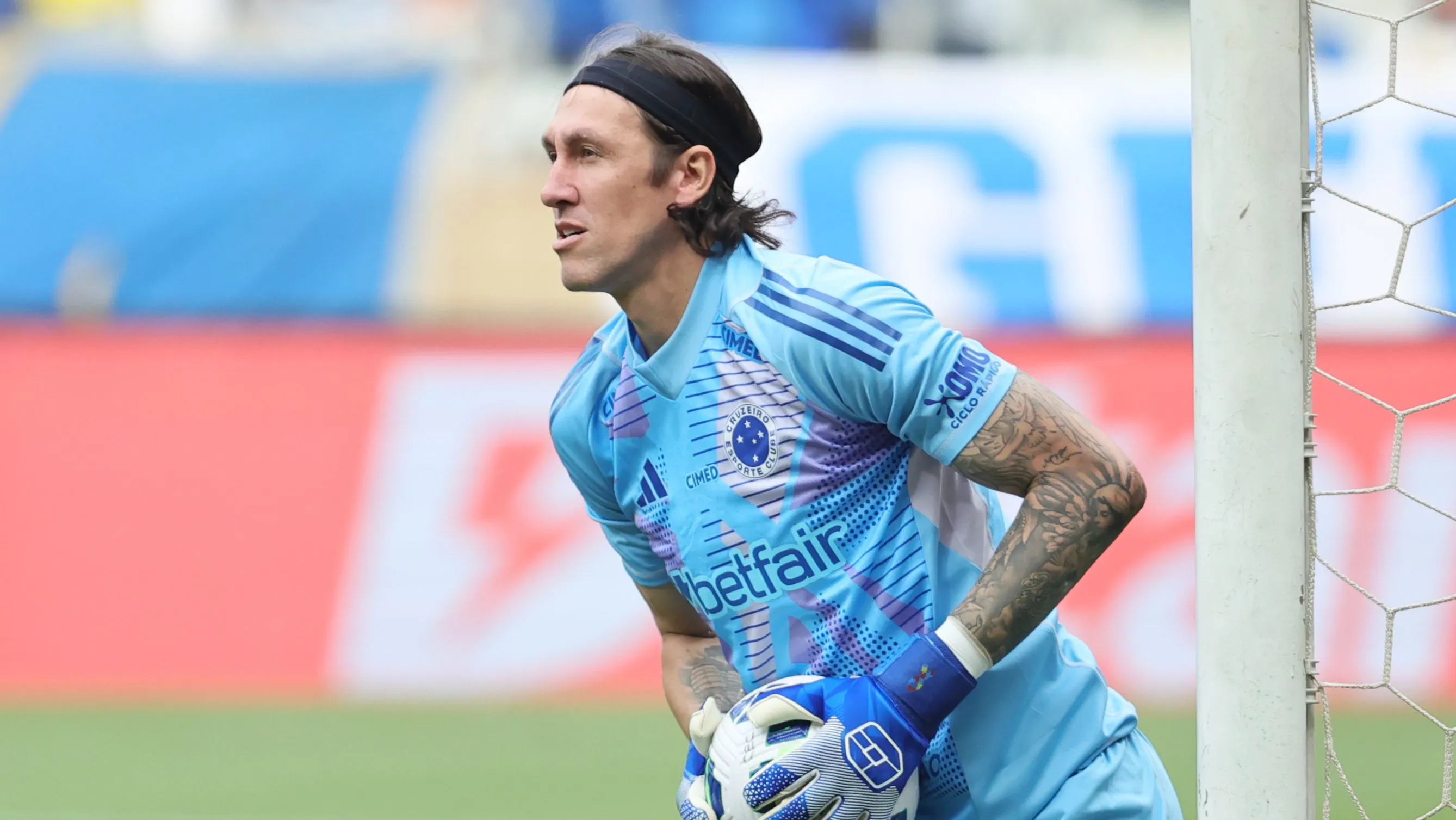Cassio jogador do Cruzeiro durante partida contra o Fluminense no estadio Mineirao pelo campeonato Brasileiro A 2025. Foto: Gilson Lobo/AGIF