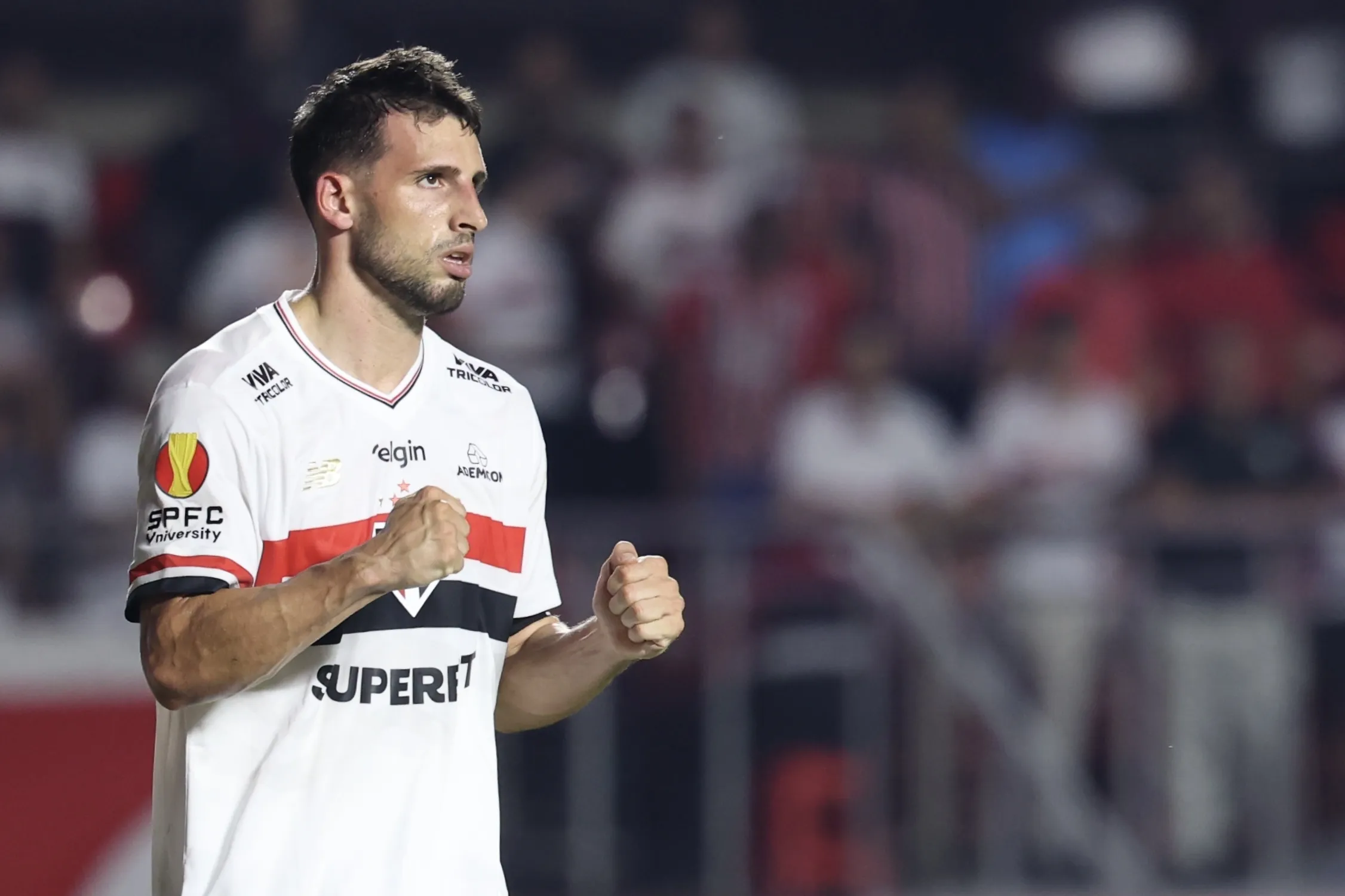 Calleri jogador do Sao Paulo comemora seu gol durante partida contra o Ponte Preta no estadio Morumbi pelo campeonato Paulista 2025. Foto: Marcello Zambrana/AGIF