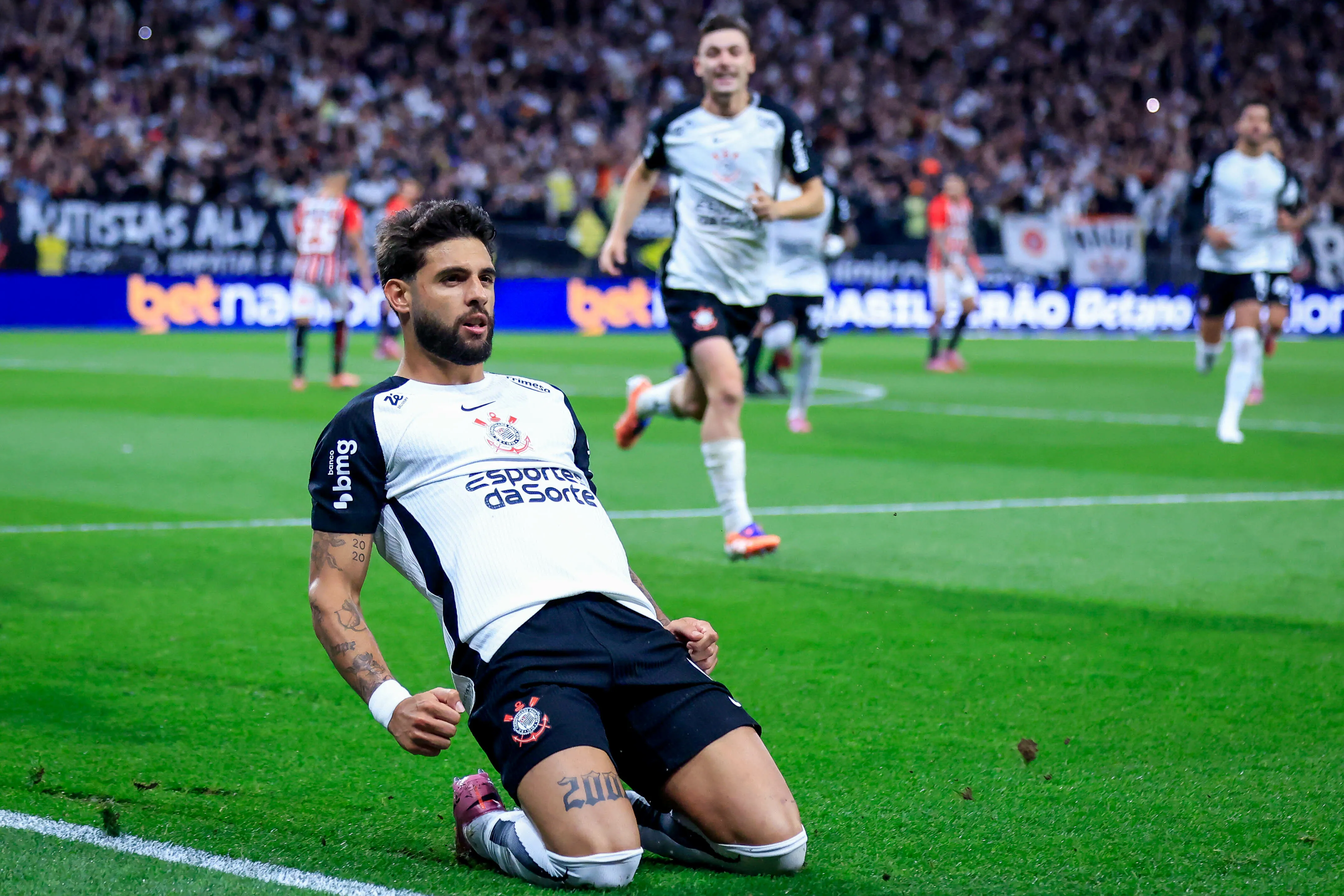 SP – SAO PAULO – 20/11/2025 – BRASILEIRO A 2025, CORINTHIANS X SAO PAULO – yuri alberto jogador do Corinthians comemora seu gol durante partida contra o Sao Paulo no estadio Arena Corinthians pelo campeonato Brasileiro A 2025. Foto: Marcello Zambrana/AGIF