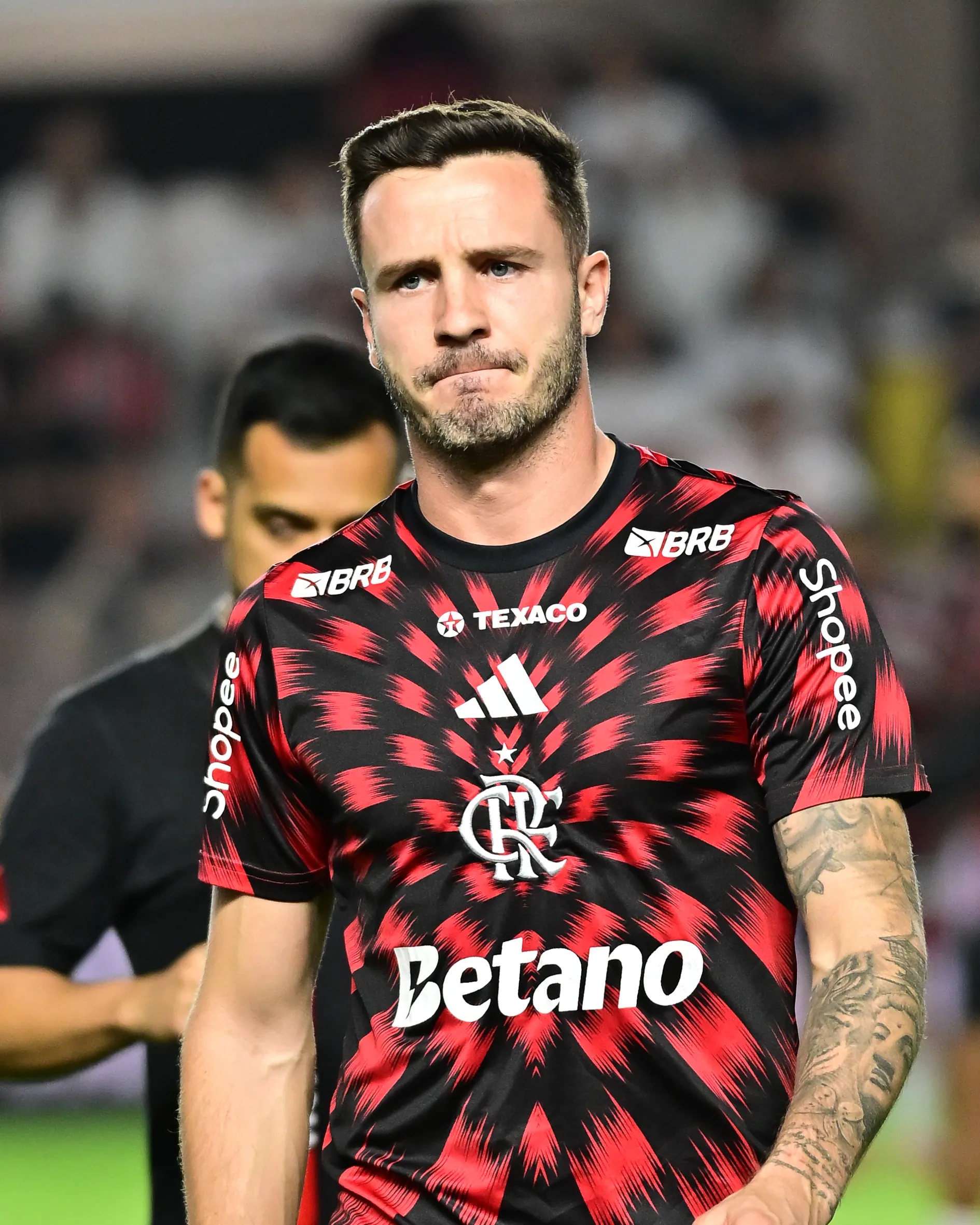 SP – SANTOS – 05/11/2025 – BRASILEIRO A 2025, SAO PAULO X FLAMENGO – Saul jogador do Flamengo durante aquecimento antes da partida contra o Sao Paulo no estadio Vila Belmiro pelo campeonato Brasileiro A 2025. Foto: Jota Erre/AGIF