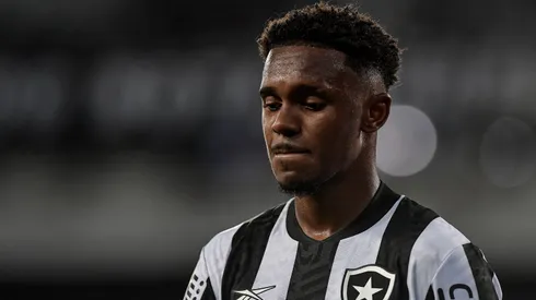 Jeffinho durante confronto contra a Portuguesa-RJ no Campeonato Carioca de 2024. Foto: Thiago Ribeiro/AGIF