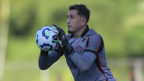 Thiago Couto jogador do Vitoria durante partida contra o Botafogo no estadio Barradao pelo campeonato Brasileiro A 2025. Foto: Jhony Pinho/AGIF