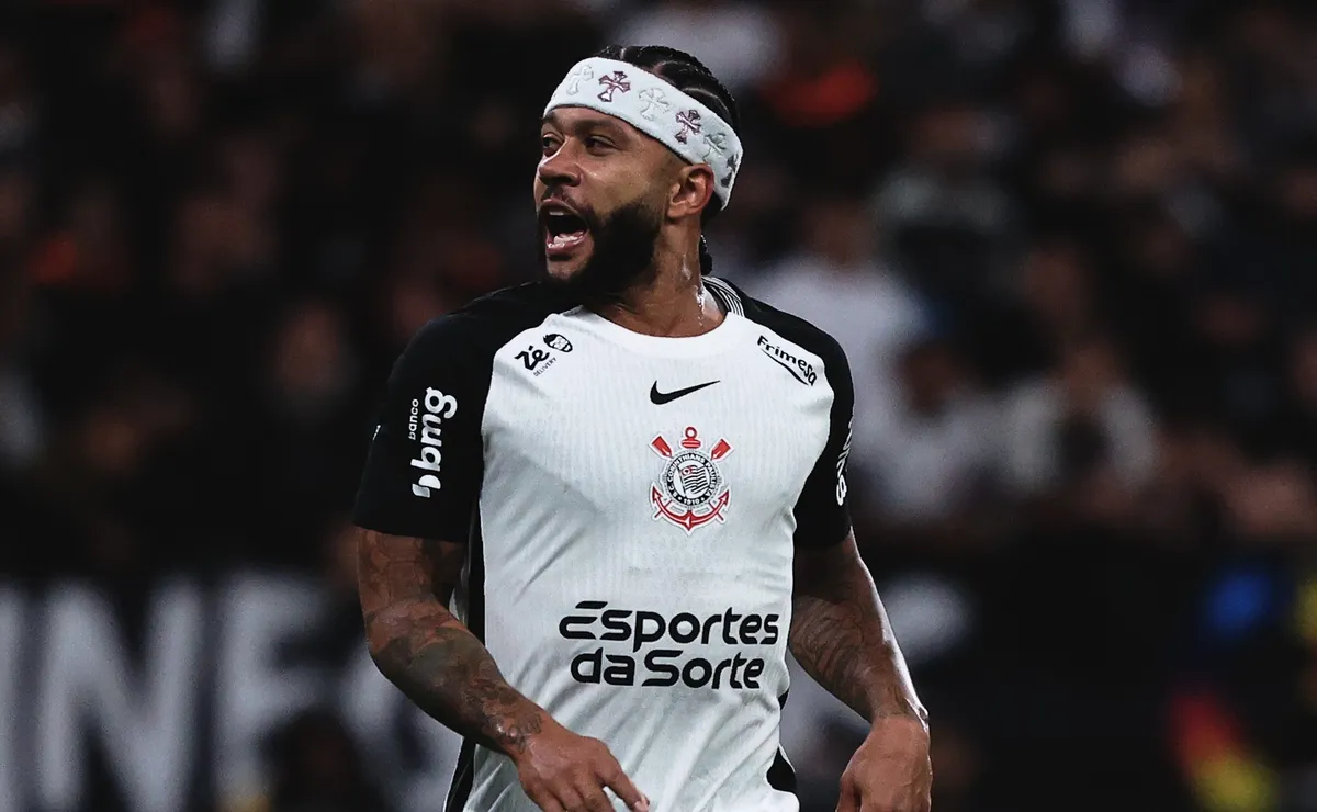 Corinthians tem cautela com Depay e foca em retorno na Copa do Brasil