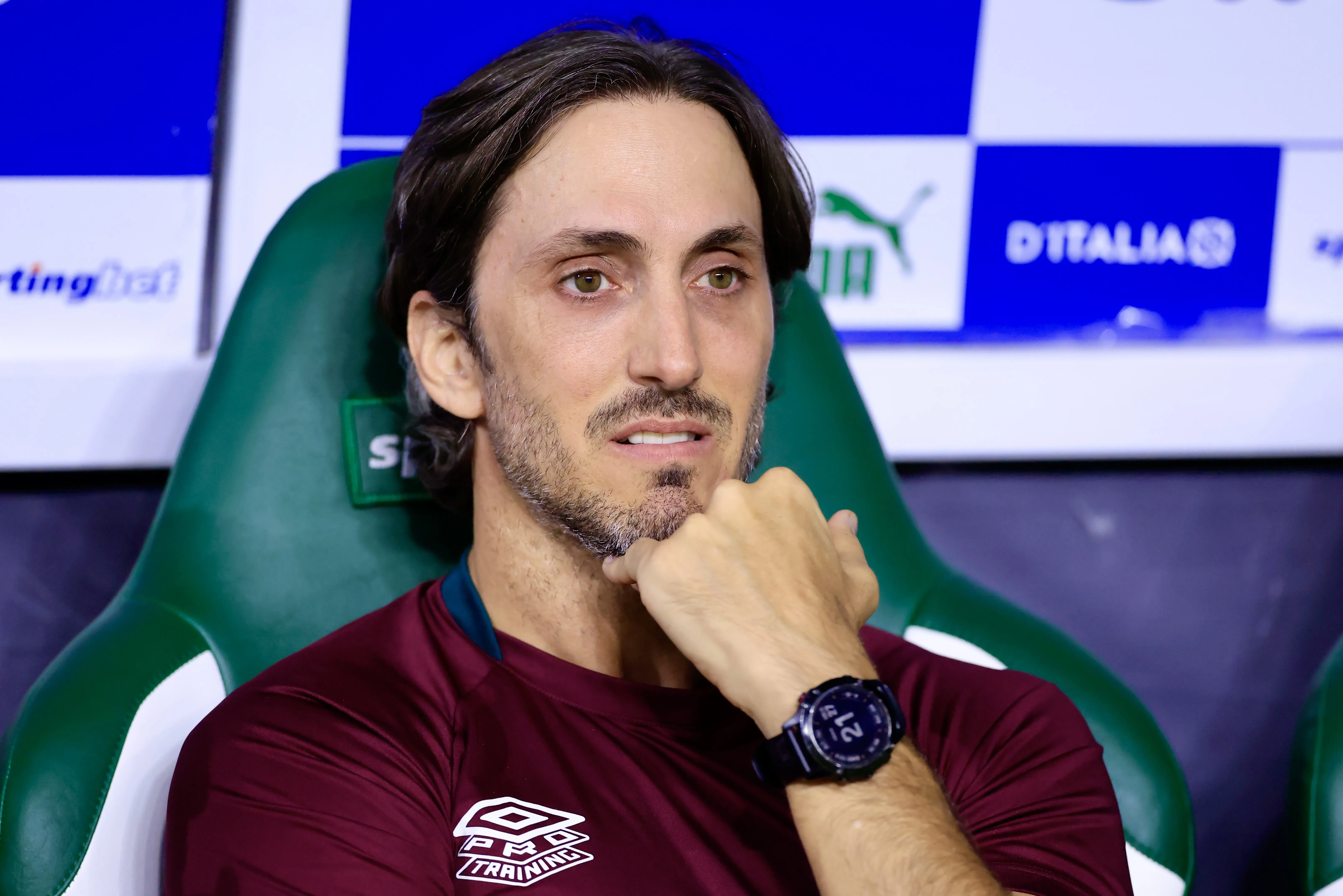 Luis Zubeldia tecnico do Fluminense durante partida contra o Palmeiras no estadio Arena Allianz Parque pelo campeonato Brasileiro A 2025. Foto: Marcello Zambrana/AGIF