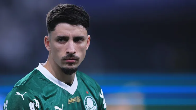 SP - SAO PAULO - 11/10/2025 - BRASILEIRO A 2025, PALMEIRAS X JUVENTUDE - Joaquin Piquerez jogador do Palmeiras durante partida contra o Juventude no estadio Arena Allianz Parque pelo campeonato Brasileiro A 2025. Foto: Ettore Chiereguini/AGIF