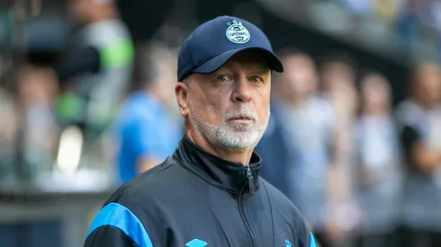 Mano Menezes ironiza repórter após derrota do Grêmio