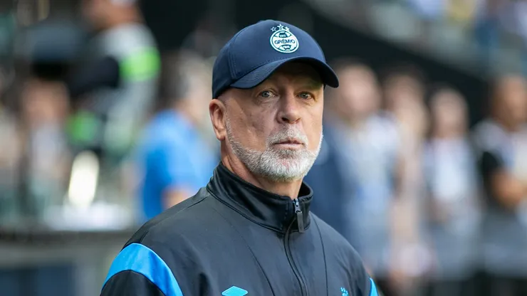 Mano Menezes ironiza repórter após derrota do Grêmio
