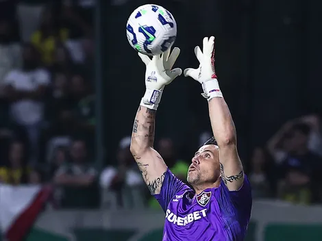 Fábio, do Fluminense, responde a cobranças de torcedores do Palmeiras