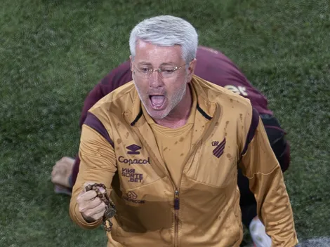 Athletico-PR vence na última rodada e volta para a Série A