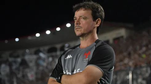 Fernando Diniz tecnico do Vasco durante partida contra o Sao Paulo no estadio Sao Januario pelo campeonato Brasileiro A 2025. Foto: Thiago Ribeiro/AGIF