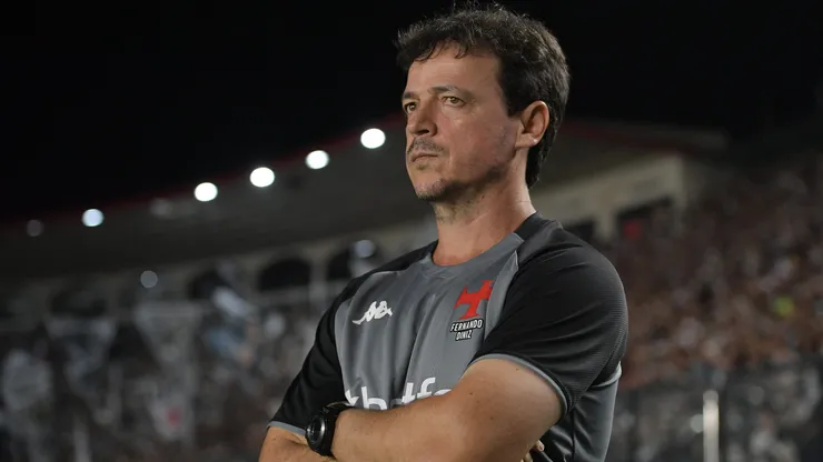 Fernando Diniz tecnico do Vasco durante partida contra o Sao Paulo no estadio Sao Januario pelo campeonato Brasileiro A 2025. Foto: Thiago Ribeiro/AGIF