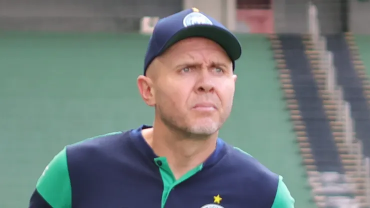 Mozart Santos, técnico do Coritiba