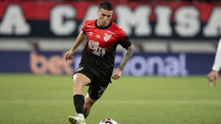 Benavidez assinou em definitivo com o Athletico-PR