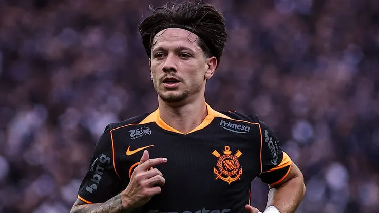 Rodrigo Garro durante confronto contra o Ceará no Campeonato Brasileiro de 2025.