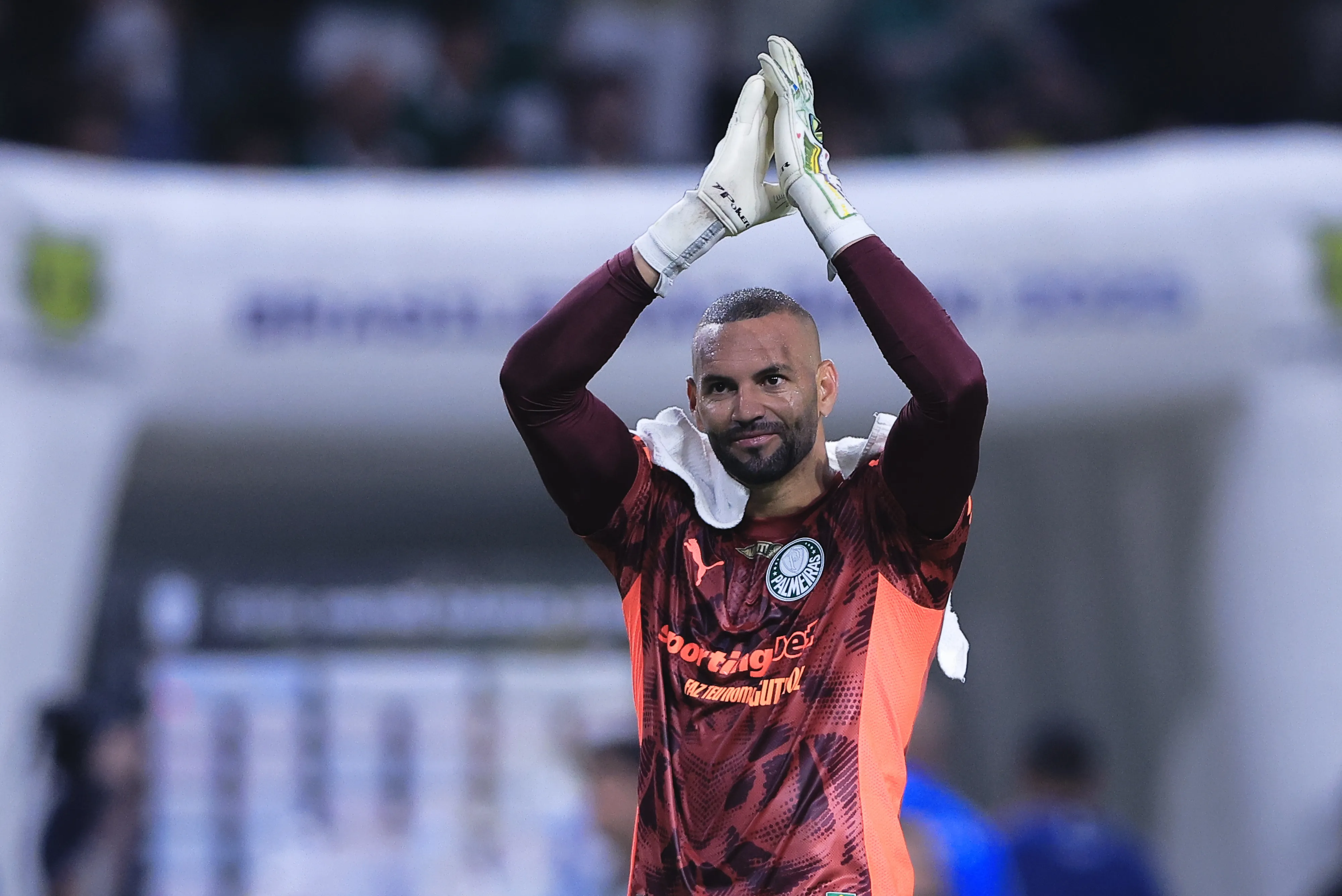 Weverton goleiro do Palmeiras durante partida contra o Fortaleza  – Foto: Ettore Chiereguini/AGIF