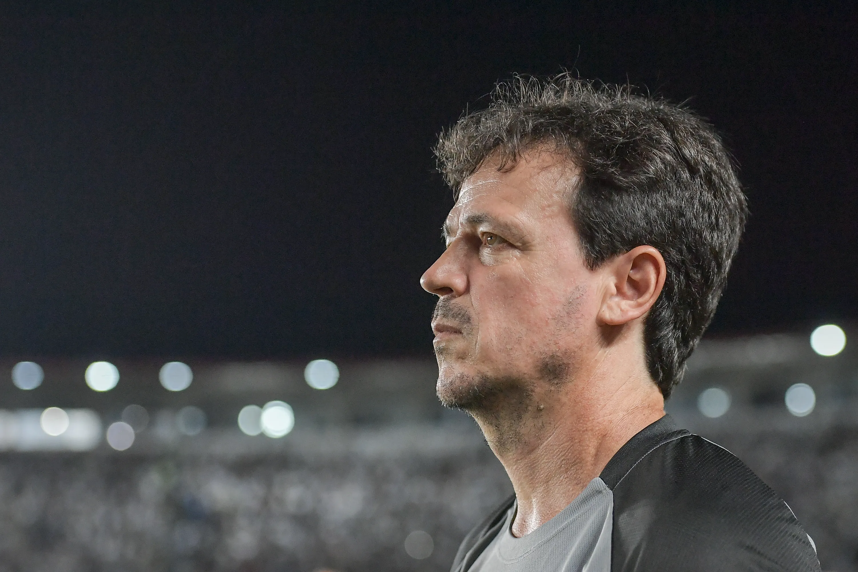 Fernando Diniz técnico do Vasco durante partida contra o São Paulo  – Foto: Thiago Ribeiro/AGIF