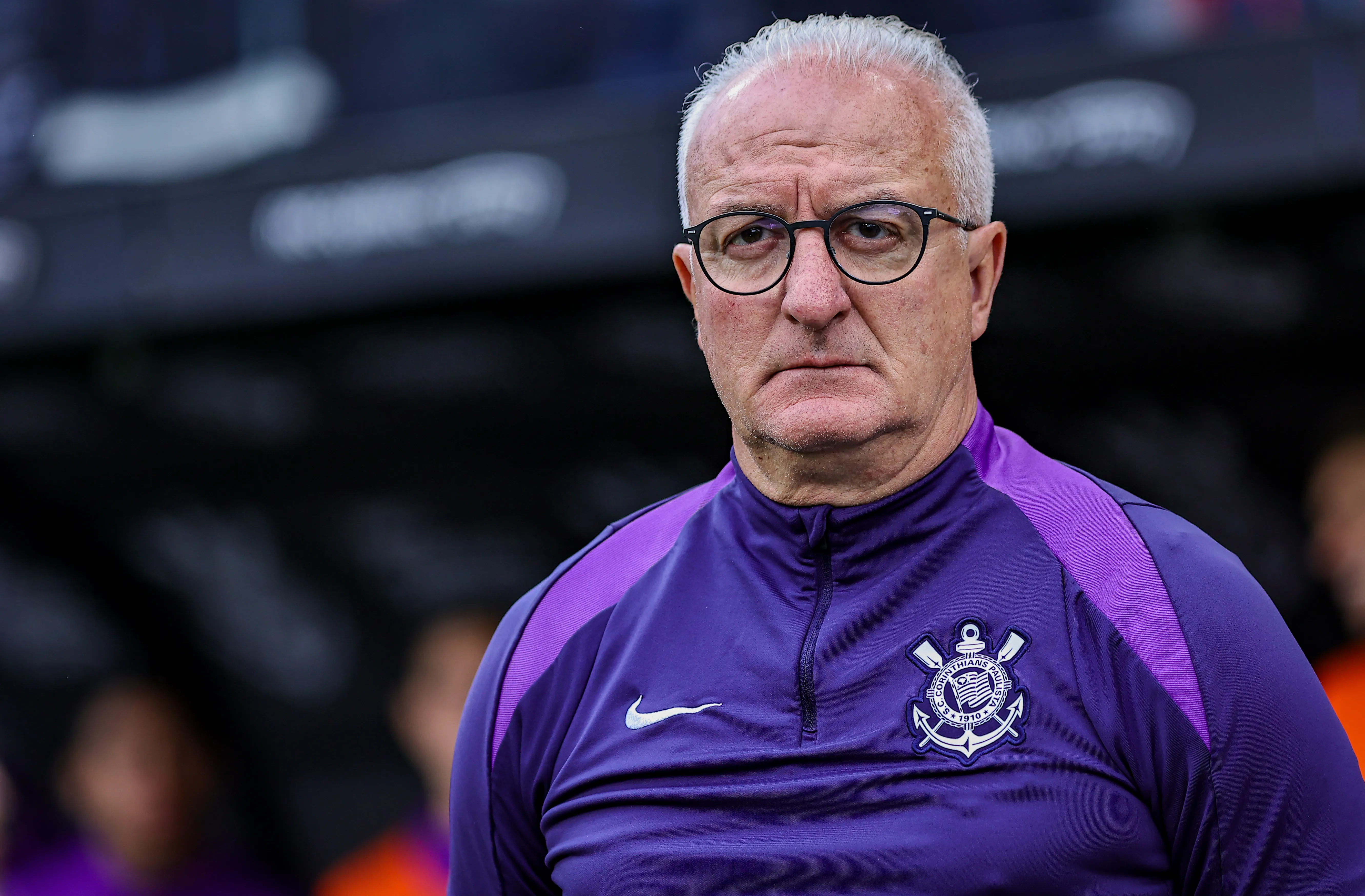 Dorival durante partida contra o Ceará no Campeonato Brasileiro de 2025. Foto: Fabio Giannelli/AGIF