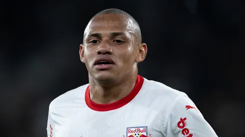 Jhon Jhon jogador do Bragantino durante partida contra o Botafogo no estadio Engenhao pelo campeonato Brasileiro A 2025. Foto: Jorge Rodrigues/AGIF