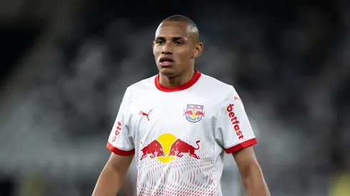 RJ – RIO DE JANEIRO – 29/07/2025 – COPA DO BRASIL 2025, BOTAFOGO X BRAGANTINO – John John jogador do Bragantino durante partida contra o Botafogo no estadio Engenhao pelo campeonato Copa Do Brasil 2025. Foto: Jorge Rodrigues/AGIF