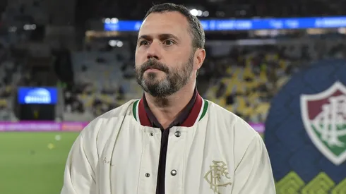 Mário Bittencourt durante partida contra o Vasco no Campeonato Brasileiro de 2025.