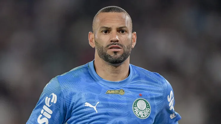 RJ - RIO DE JANEIRO - 23/07/2025 - BRASILEIRO A 2025, FLUMINENSE X PALMEIRAS - Weverton goleiro do Palmeiras durante partida contra o Fluminense no estadio Maracana pelo campeonato Brasileiro A 2025. Foto: Thiago Ribeiro/AGIF