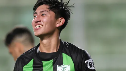 Miguelito, jogador do Santos, esteve no América-MG em 2025