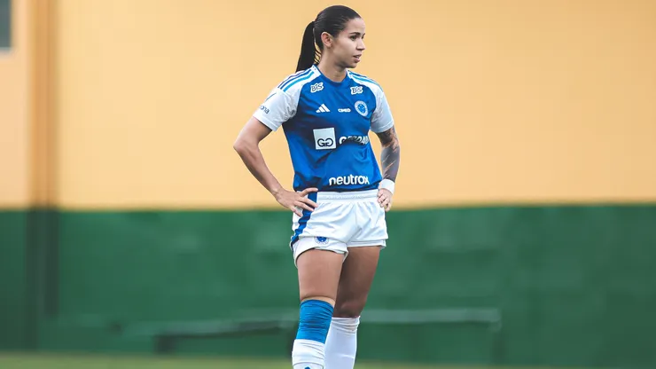 Meia do Cruzeiro passa por cirurgia, mas já recebe alta - Foto: Gustavo Martins/Cruzeiro