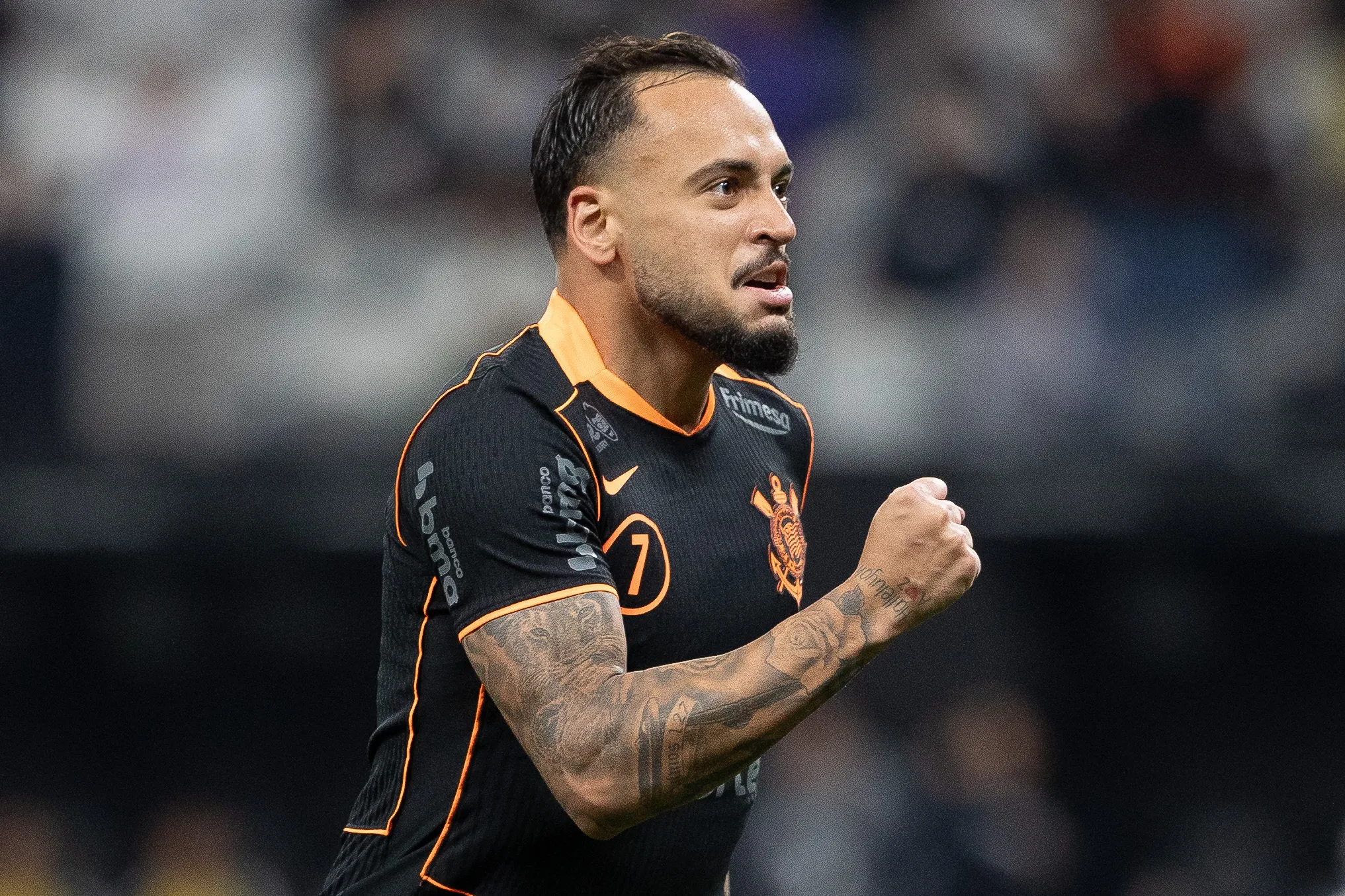 SP – SAO PAULO – 18/10/2025 – BRASILEIRO A 2025, CORINTHIANS X ATLETICO-MG – Maycon jogador do Corinthians comemora seu gol durante partida contra o Atletico-MG no estadio Arena Corinthians pelo campeonato Brasileiro A 2025. Foto: Joisel Amaral/AGIF
