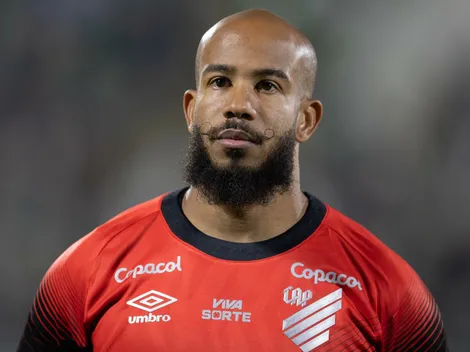 Patrick tem futuro incerto no Athletico-PR para 2026