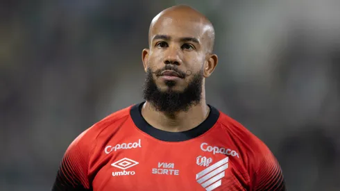 Patrick tem futuro incerto no Athletico-PR