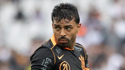 Matheus Bidu jogador do Corinthians lamenta durante partida contra o Gremio no estadio Arena Corinthians pelo campeonato Brasileiro A 2025. Foto: Joisel Amaral/AGIF