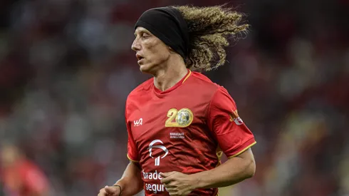 David Luiz jogador do time Vermelho durante partida contra o time branco no estadio Maracana pelo Jogo das Estrelas – Zico All Star Game 2024 Foto: Thiago Ribeiro/AGIF