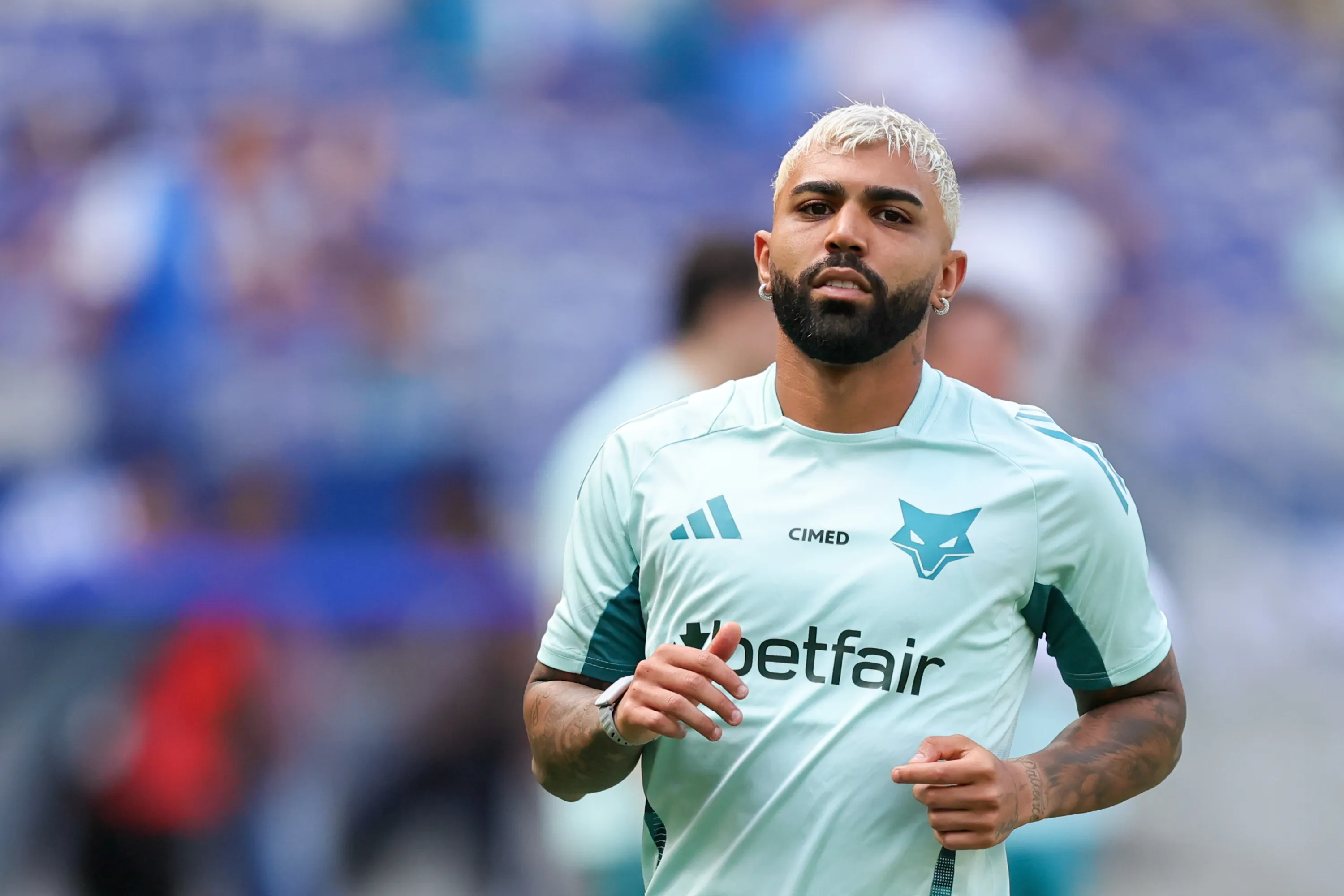 Gabriel Barbosa Gabigol jogador do Cruzeiro durante aquecimento antes da partida contra o Vitoria no estadio Mineirao pelo campeonato Brasileiro A 2025. Foto: Gilson Lobo/AGIF