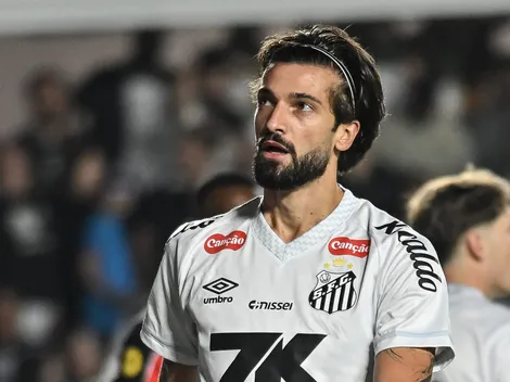 Lautaro Díaz treina no Santos, mas presença contra o Sport é incógnita após problema