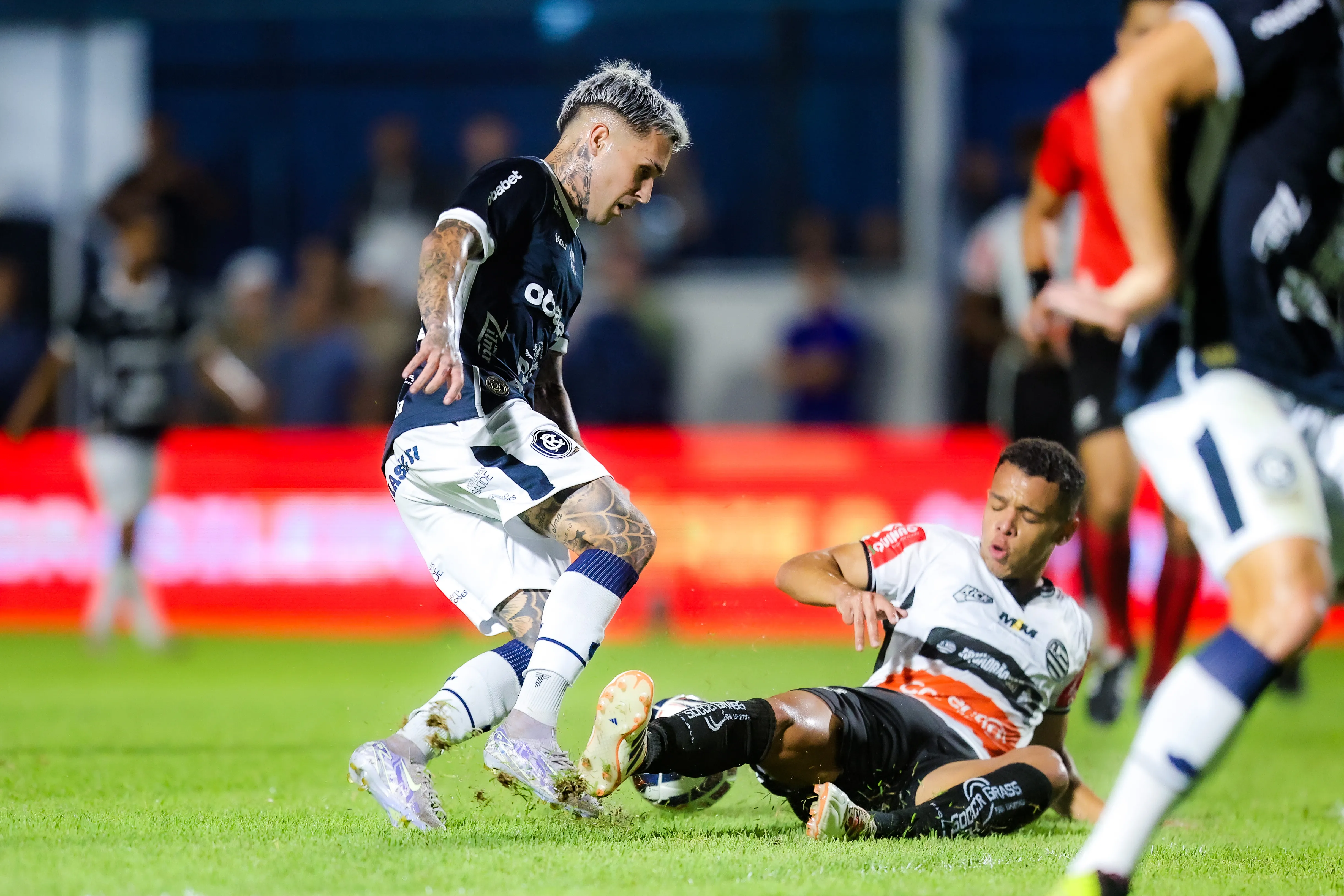 Diego Hernandez jogador do Remo durante partida contra o Athletic Club no estadio Baenao pelo campeonato Brasileiro B 2025. Foto: Fernando Torres/AGIF