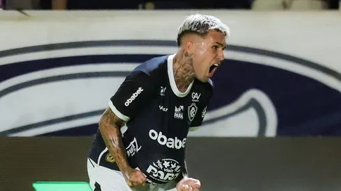 Diego Hernandez jogador do Remo comemora seu gol durante partida contra o Athletic Club no estadio Baenao pelo campeonato Brasileiro B 2025. Foto: Fernando Torres/AGIF