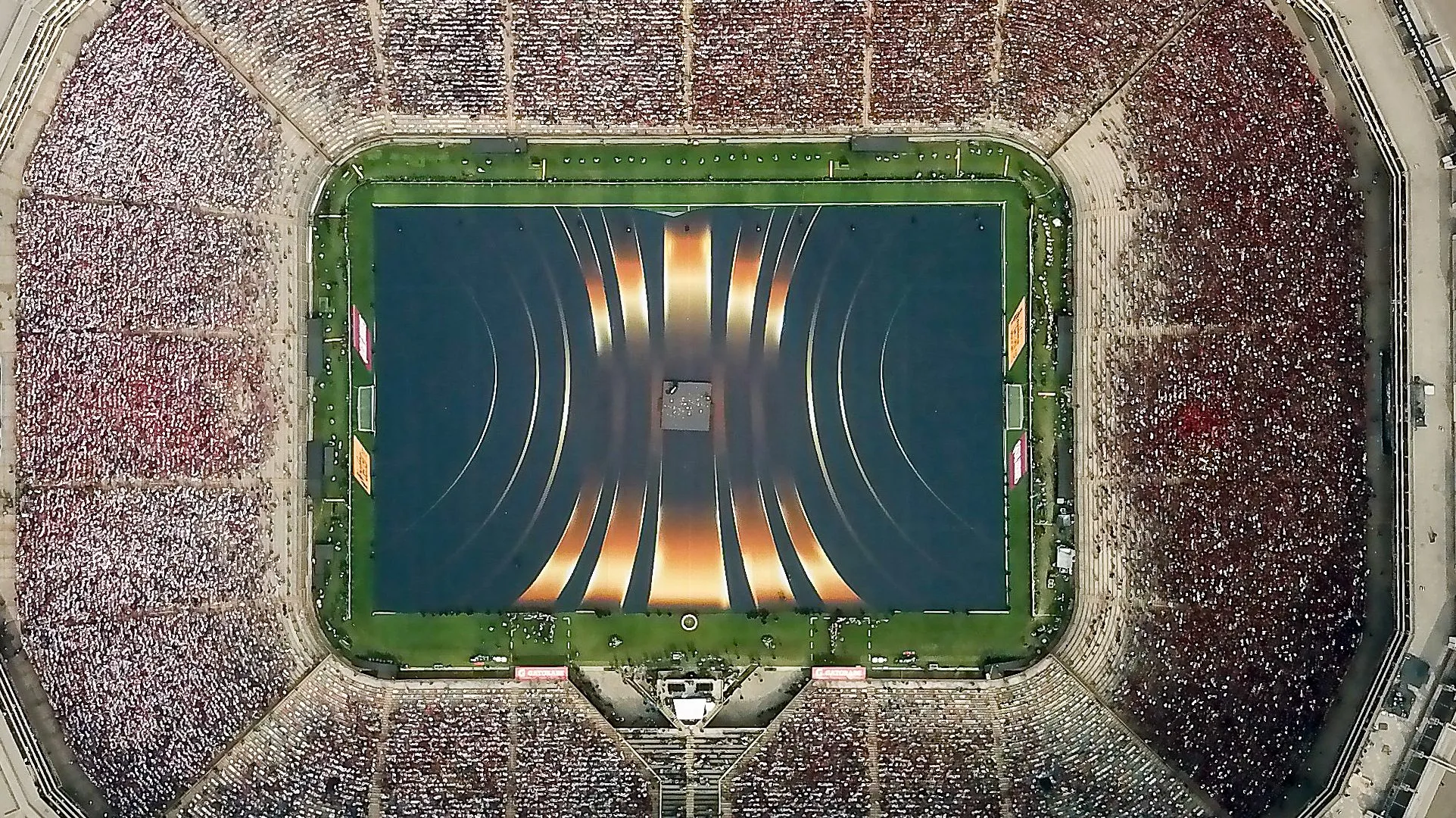 Monumental U. (Photo by Marcos Reategui/Getty Images)