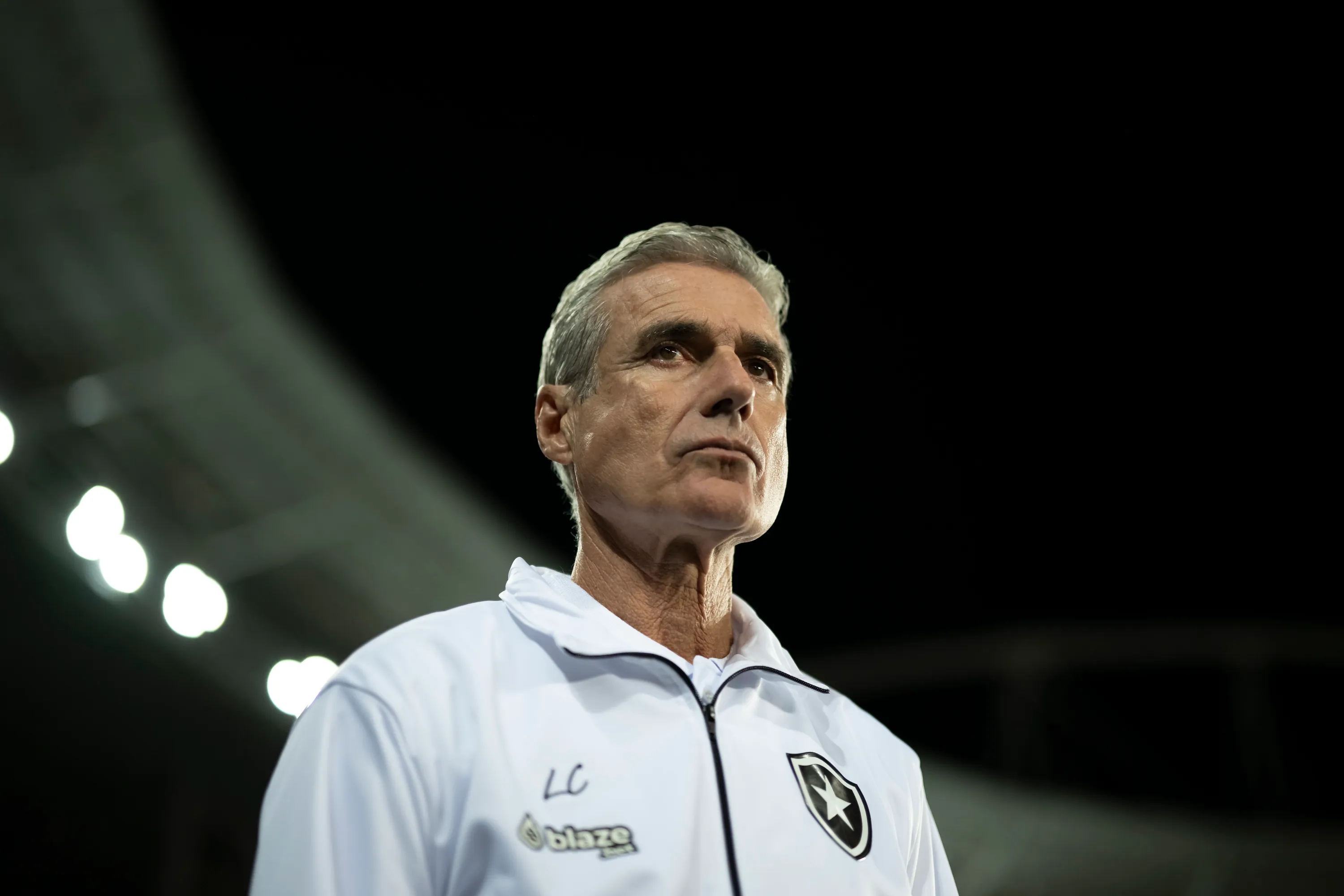 RJ – RIO DE JANEIRO – 27/06/2023 – LUIS CASTRO, TECNICO DO BOTAFOGO – Luis Castro, tecnico do Botafogo, no Engenhao, na temporadas de 2022 e 2023. Durante Foto: Jorge Rodrigues/AGIF